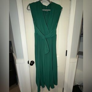 Elegant Green Sleeveless Dress
